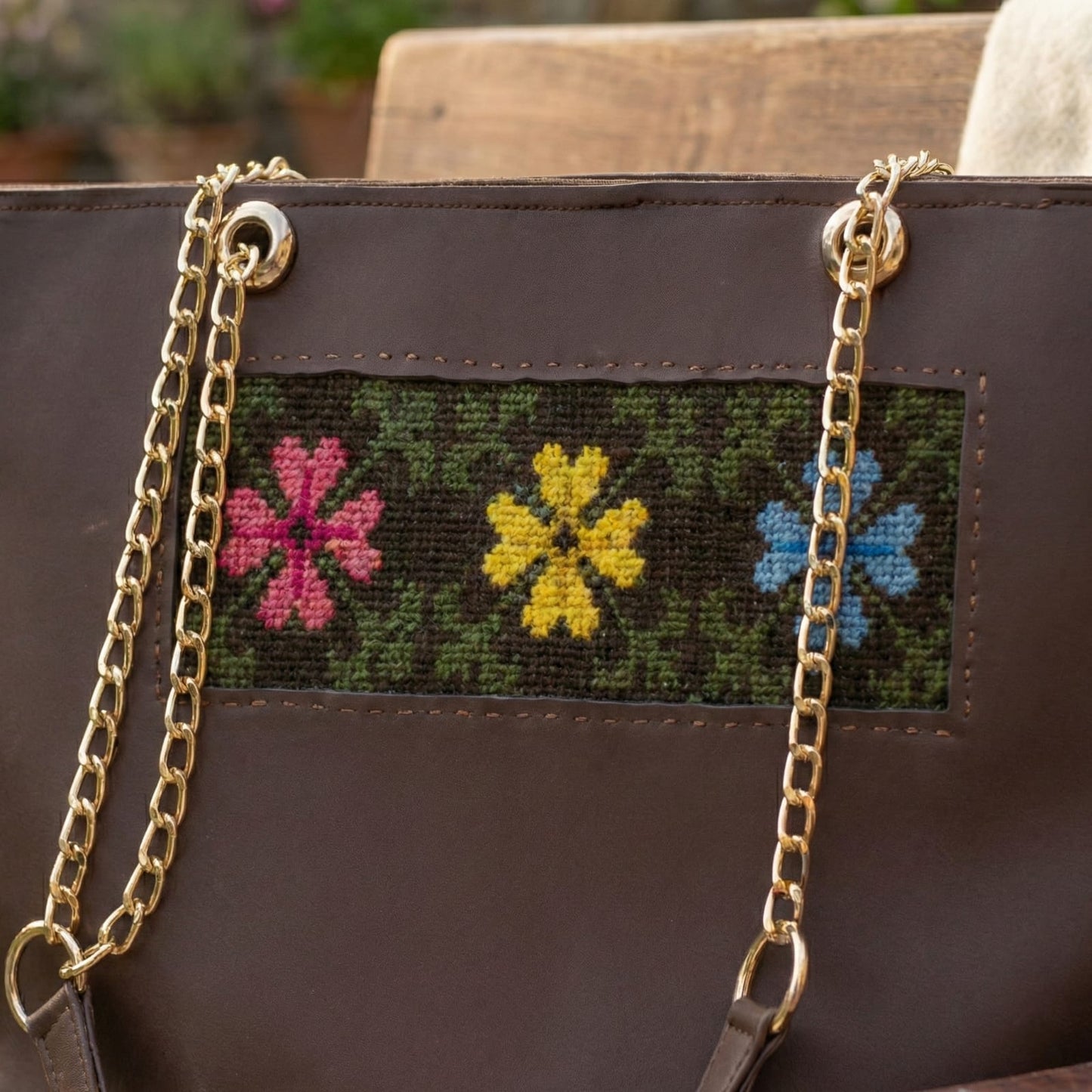 The 'Gul-e-Meeras' Tote