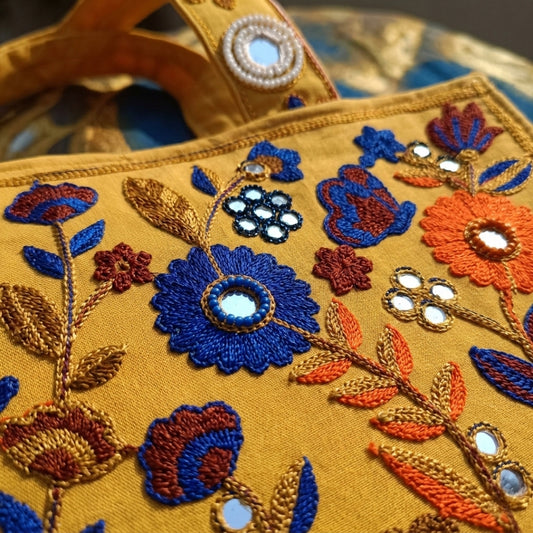 Flora embroidery tote